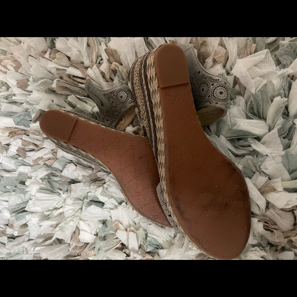 Shoes - Picture 2 of 2